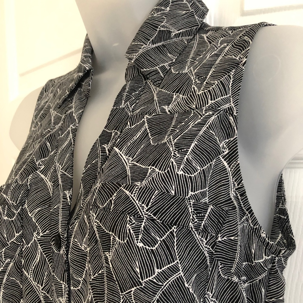Sleeveless top